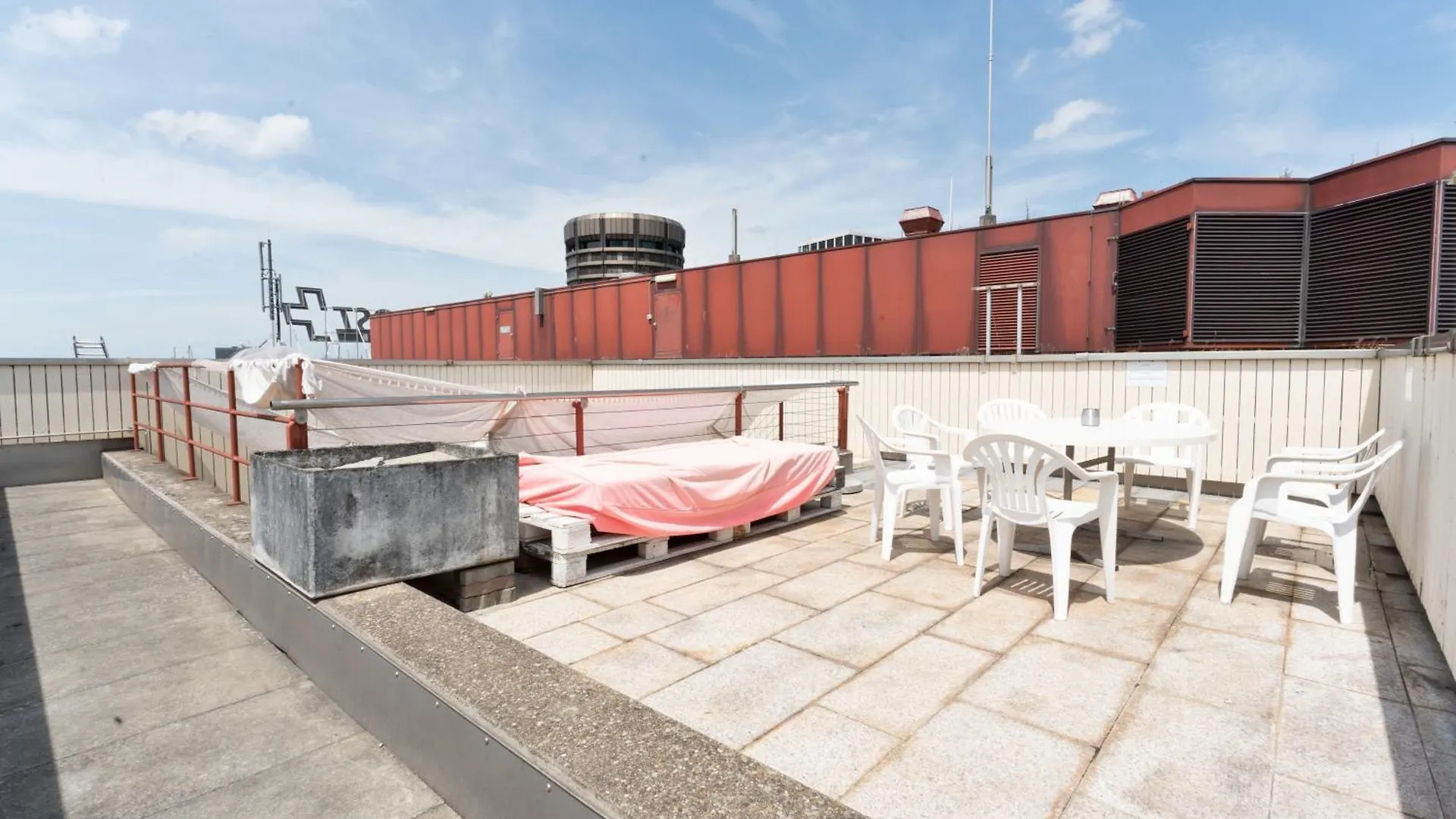 Apartment Penthouse Rooftop Loft, 190Sq, Panorama View, 1Min To Main Station- 5Min To City Basel