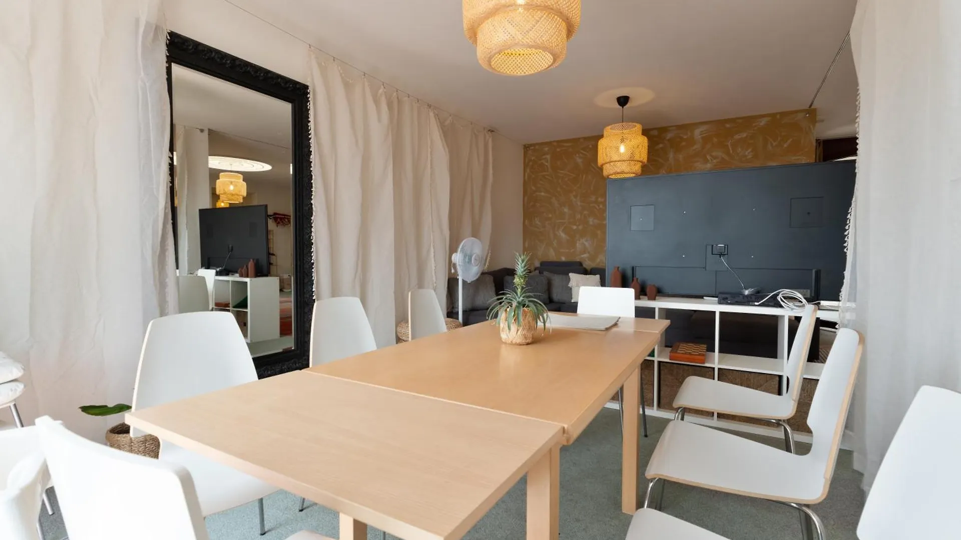 Penthouse Rooftop Loft, 190Sq, Panorama View, 1Min To Main Station- 5Min To City Basel 0*,  Switzerland