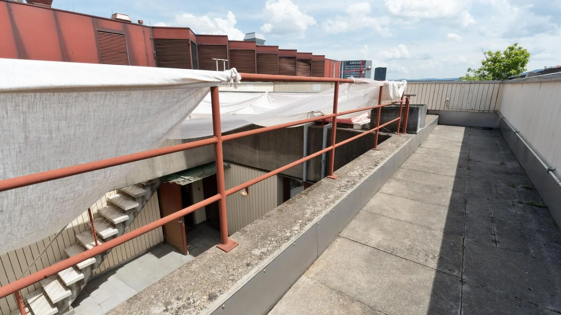 Penthouse Rooftop Loft, 190Sq, Panorama View, 1Min To Main Station- 5Min To City Basel Apartment