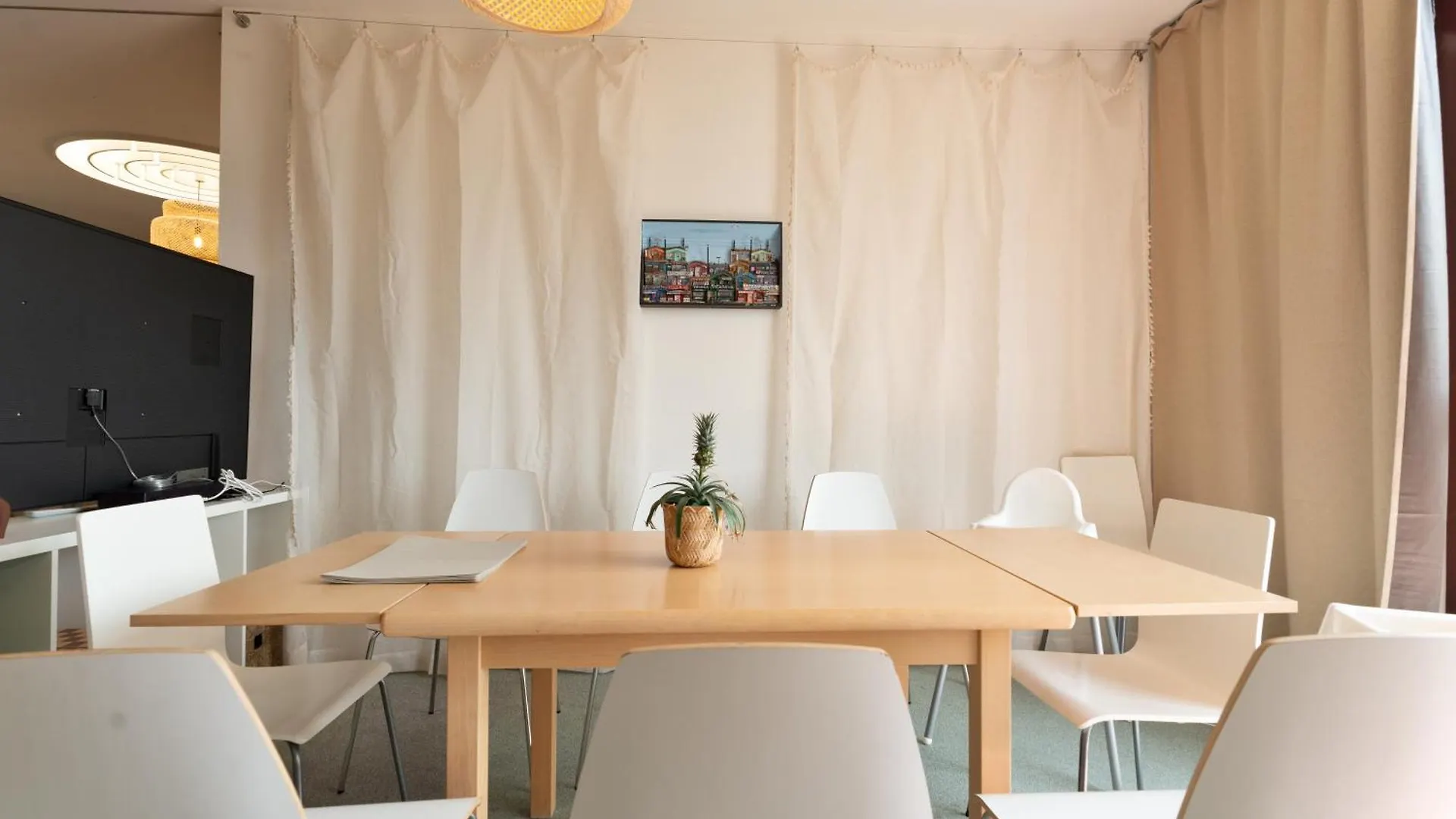 Penthouse Rooftop Loft, 190Sq, Panorama View, 1Min To Main Station- 5Min To City Basel