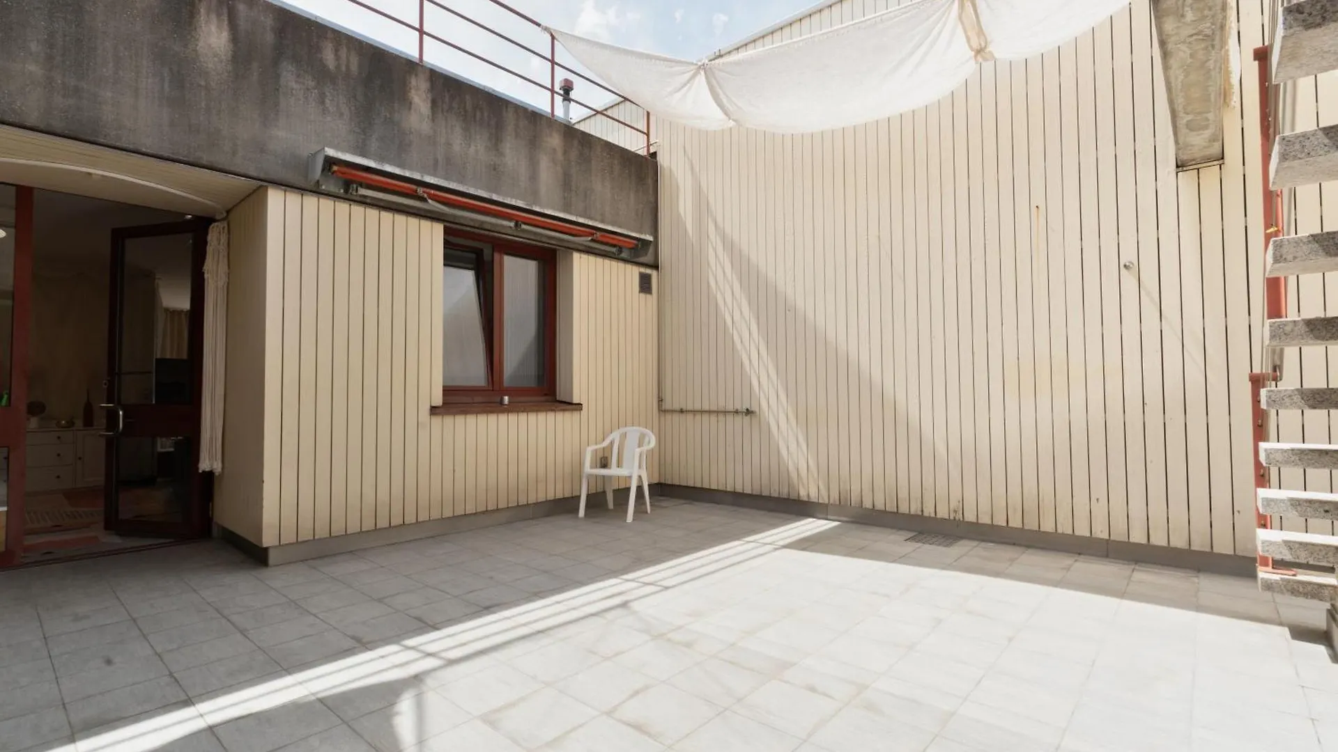 Penthouse Rooftop Loft, 190Sq, Panorama View, 1Min To Main Station- 5Min To City Basel Apartment