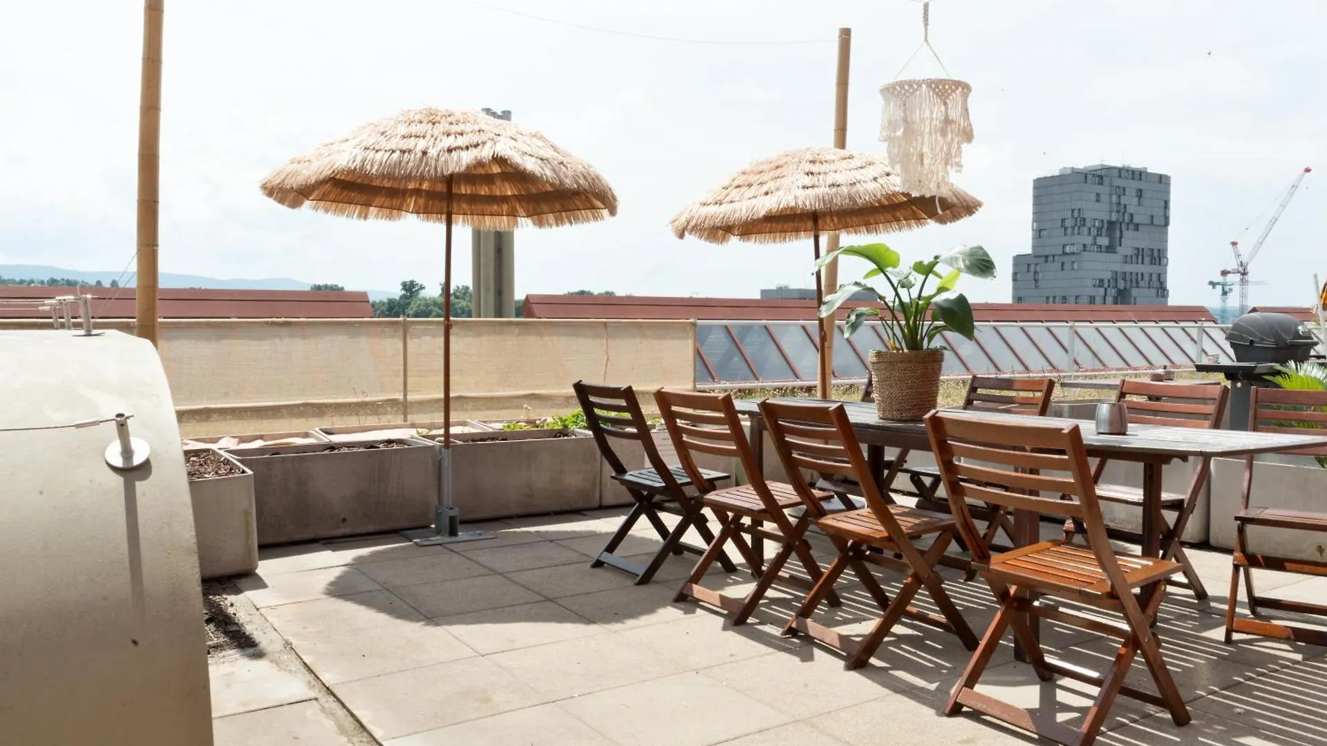Penthouse Rooftop Loft, 190Sq, Panorama View, 1Min To Main Station- 5Min To City Basel