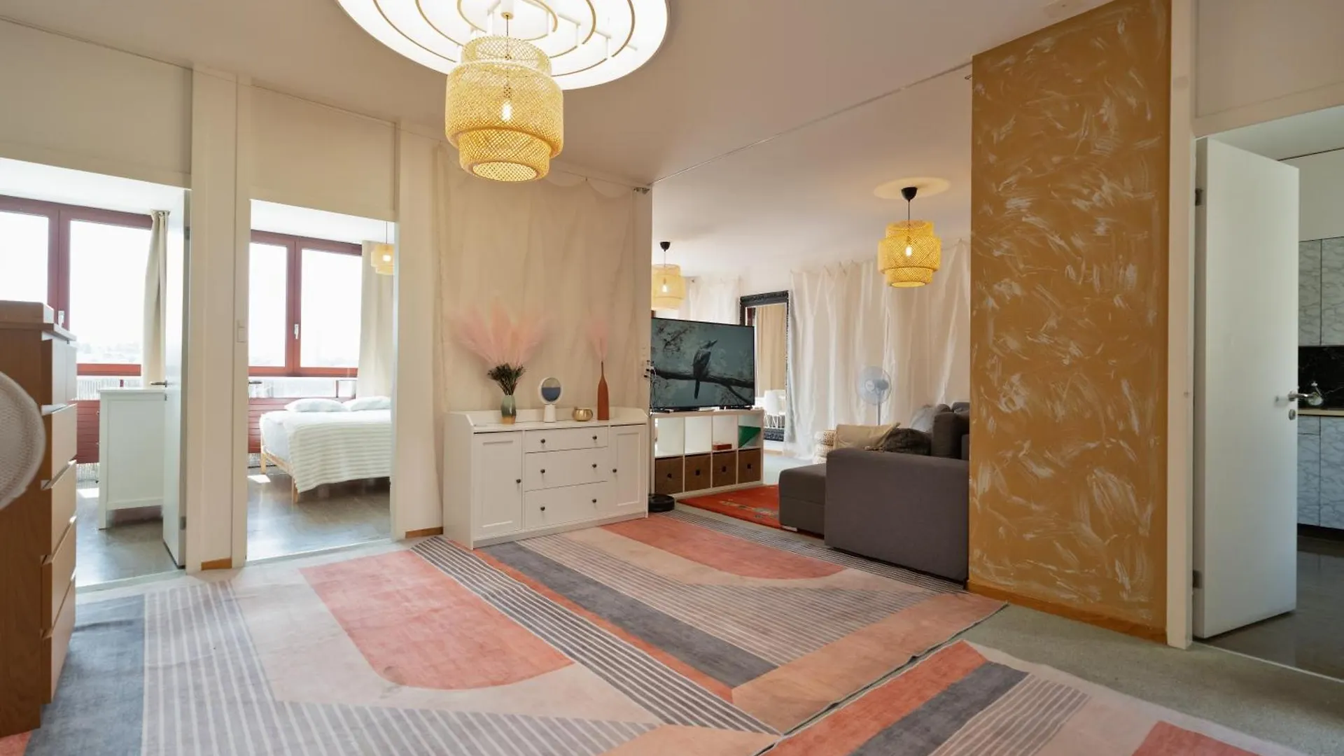 Penthouse Rooftop Loft, 190Sq, Panorama View, 1Min To Main Station- 5Min To City Basel
